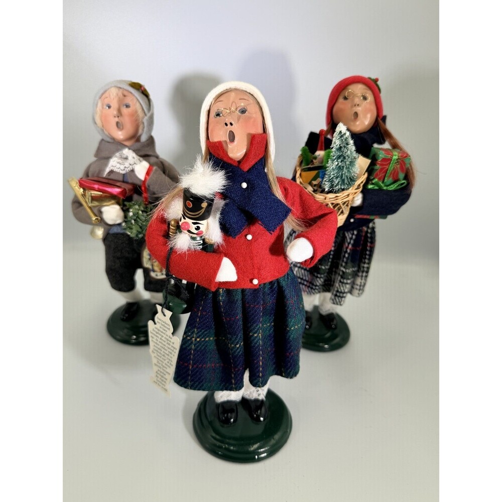 3 Byers Choice Carolers 2004 Christmas Holiday Figurines Nutcracker Horn Tree